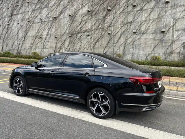Volkswagen Passat — Фото автомобиля 4