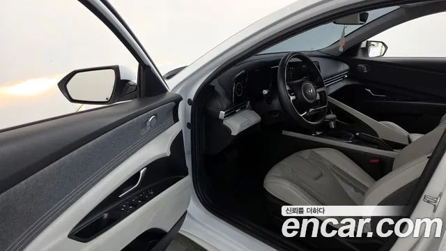 Hyundai AVANTE Avante (CN7) — Фото автомобиля 10