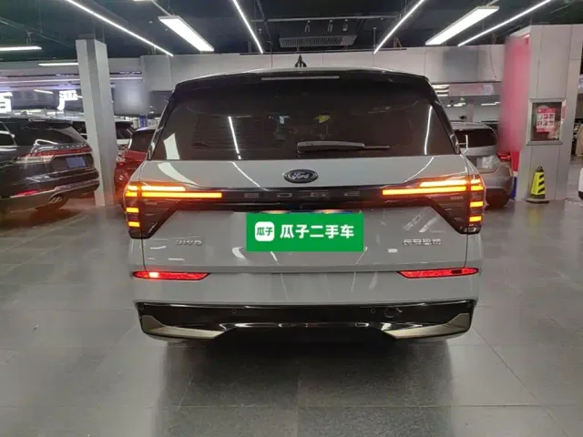Ford Edge — Фото автомобиля 5