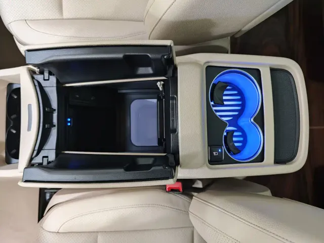 Mercedes-Benz V-Class — Фото автомобиля 23