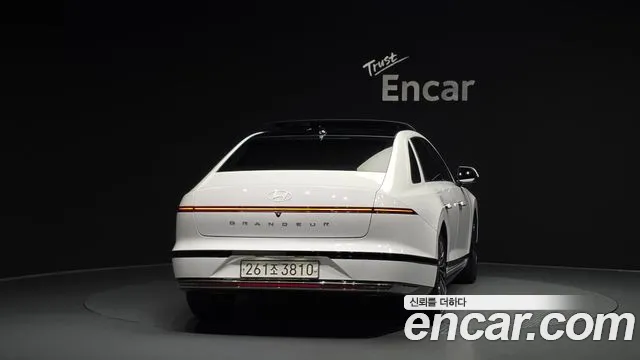 Hyundai Grandeur Grandeur (GN7) 2.5 Бензин 2WD — Фото автомобиля 4