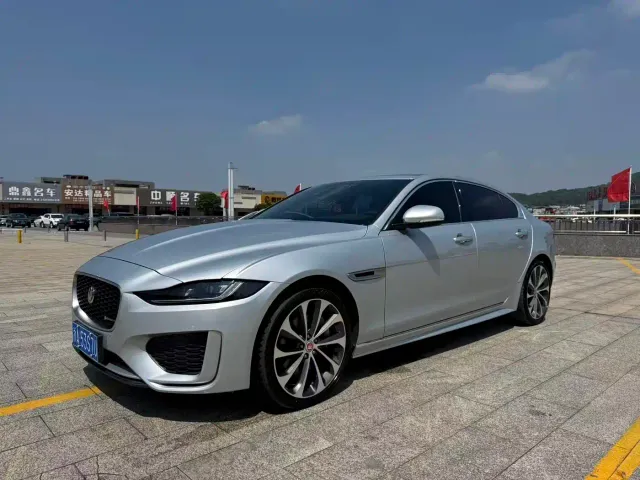 Фотография автомобиля — Jaguar XEL