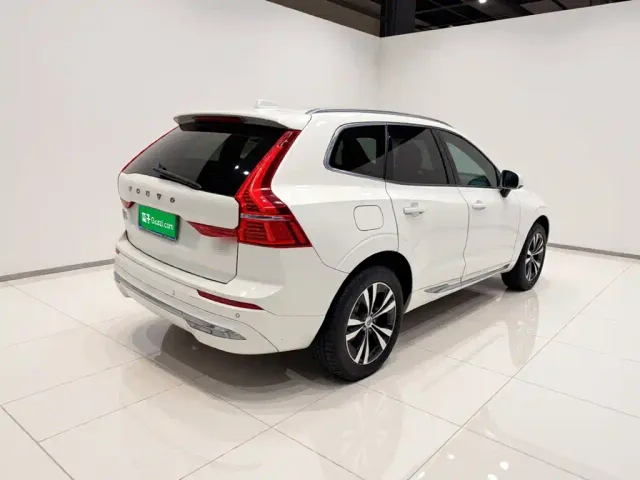 Volvo XC60 — Фото автомобиля 6