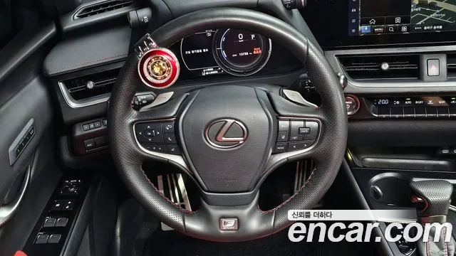 Lexus UX — Фото автомобиля 15