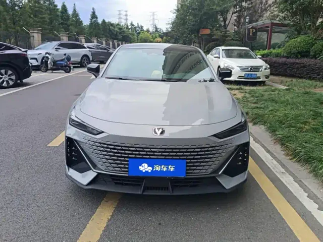 Changan UNI-V — Фото автомобиля 2