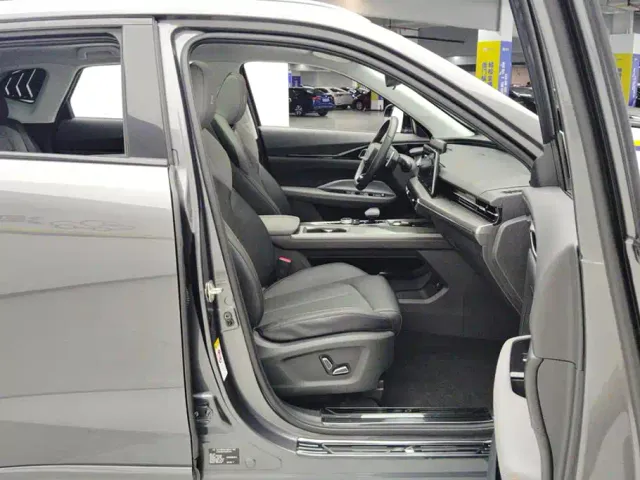 Changan Z6 — Фото автомобиля 8