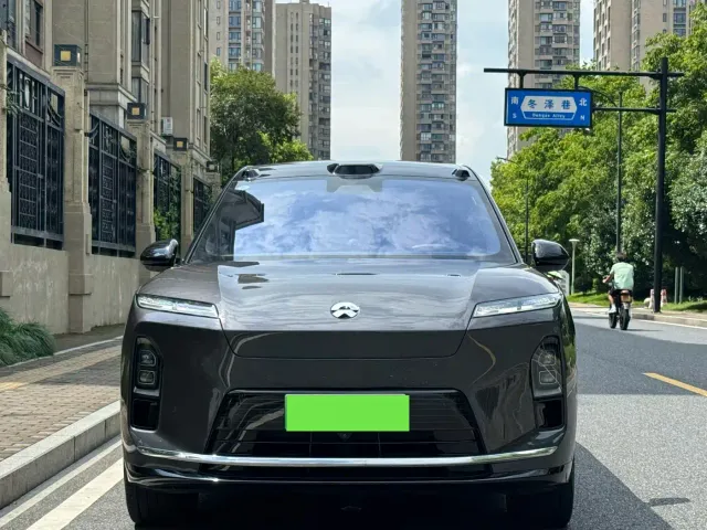 Nio ES8 — Фото автомобиля 2