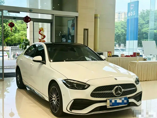 Mercedes-Benz C-Class — Фото автомобиля 3