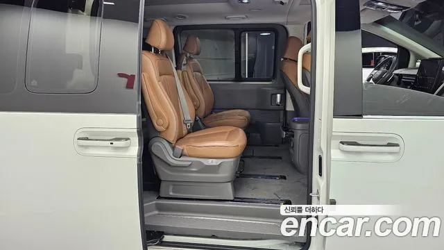 Hyundai Staria Staria Lounge 9 мест — Фото автомобиля 12