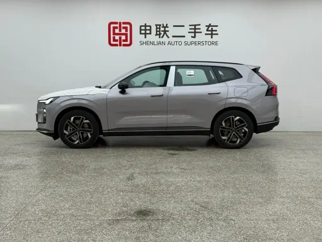 Volvo XC70 Plug-in Hybrid — Фото автомобиля 4
