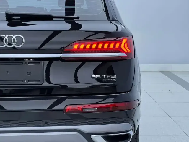 Audi Audi Q7 2022 55 TFSI quattro S line Sport — Фото автомобиля 6