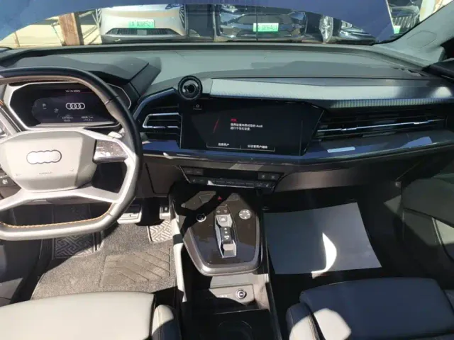 Audi Q4 e-tron — Фото автомобиля 12