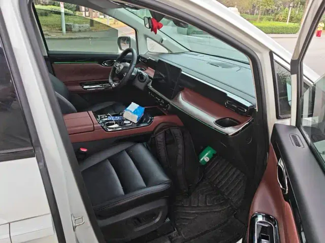GAC Trumpchi E8 — Фото автомобиля 8