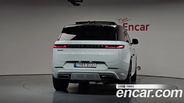 Land Rover Range Rover Sport — Фото автомобиля 4