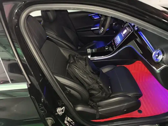 Mercedes-Benz C-Class — Фото автомобиля 24