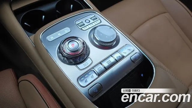 Genesis G90 Бензин 3.5 турбо AWD — Фото автомобиля 8