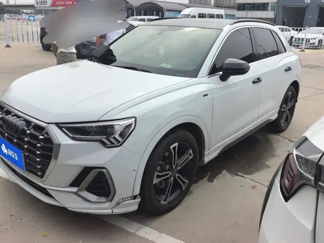 Фотография автомобиля — Audi Q3