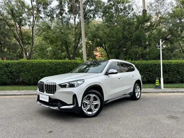 Фотография автомобиля — BMW X1