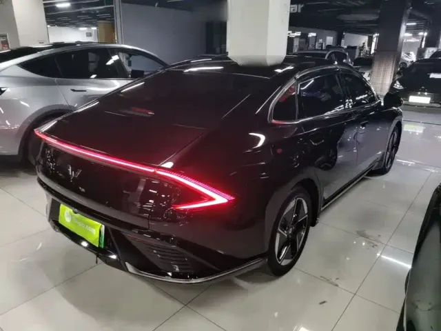 Wuling Starlight — Фото автомобиля 6