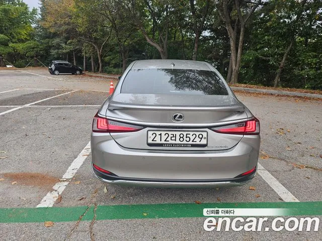 Lexus ES 7th Gen — Фото автомобиля 4