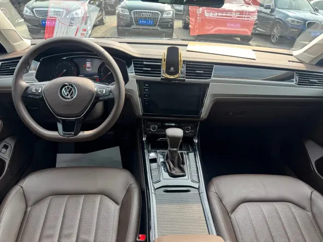 Volkswagen Phideon — Фото автомобиля 11