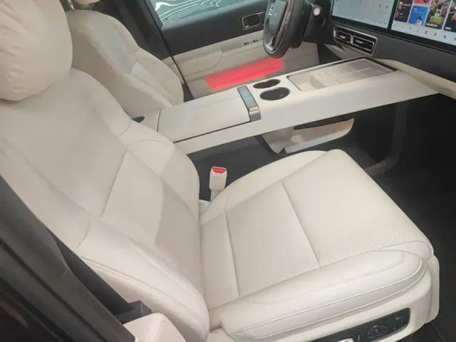 Li Auto MEGA — Фото автомобиля 24