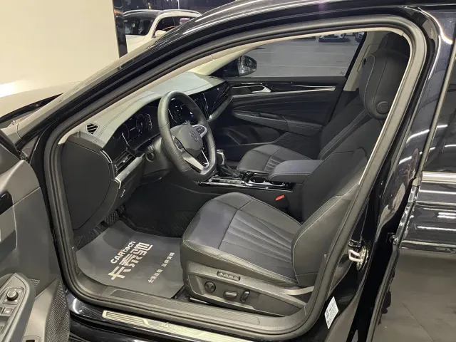 Volkswagen Passat — Фото автомобиля 9