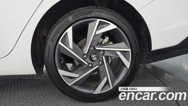 Hyundai Avante CN7 — Фото автомобиля 6