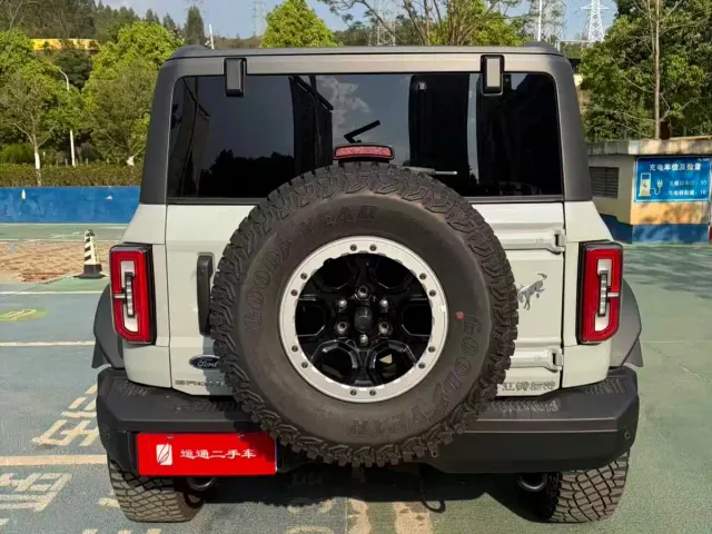 Ford Bronco — Фото автомобиля 4