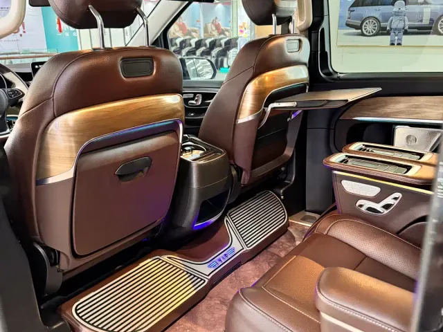 Mercedes-Benz V-Class — Фото автомобиля 16