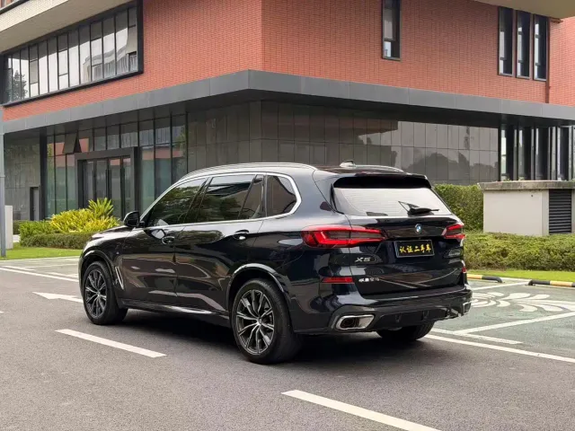 BMW X5 — Фото автомобиля 9