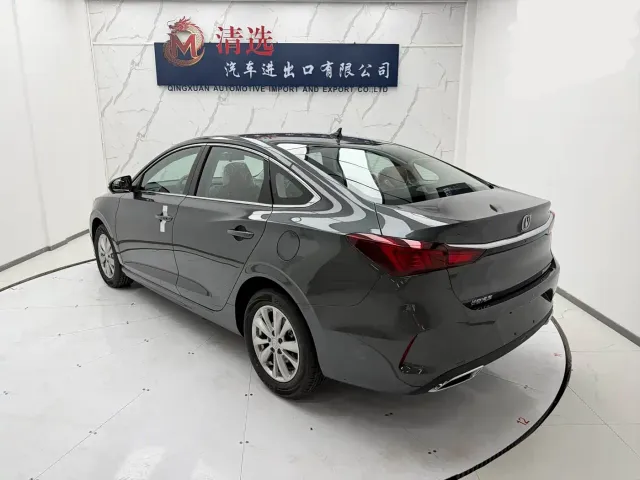 Changan Eado — Фото автомобиля 4