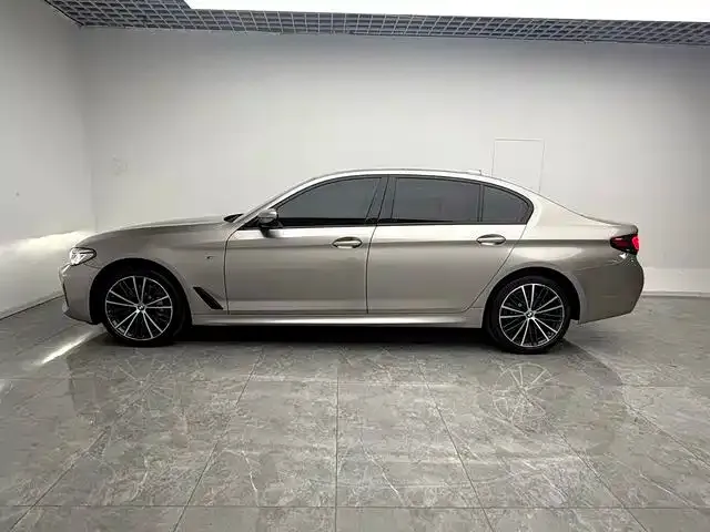 BMW 5 Series — Фото автомобиля 4