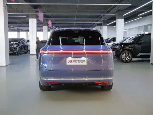 AITO Wenjie AITO M7 2026 Extended Range Ultra AWD 5-Seater — Фото автомобиля 6