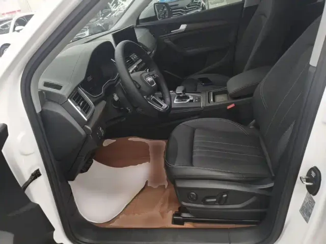 Audi Q5L — Фото автомобиля 14