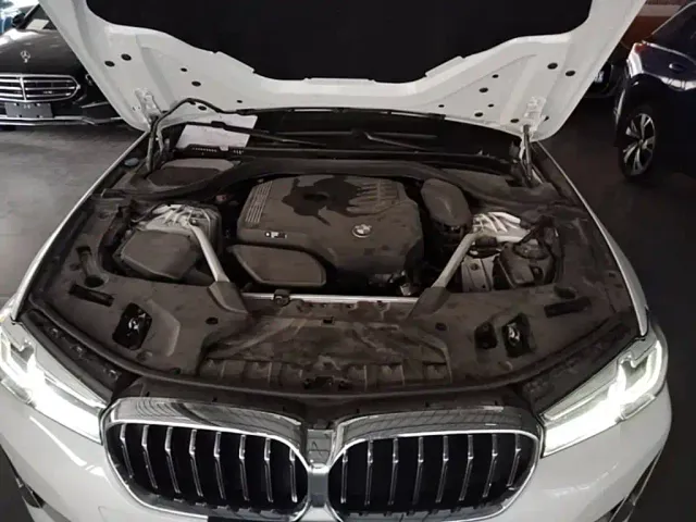 BMW 5 Series — Фото автомобиля 19