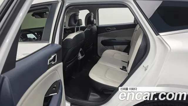 Kia Sportage Sportage 5-е поколение Бензин 1.6 турбо 2WD — Фото автомобиля 11