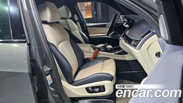 BMW X7 xDrive 40i M Sport Онлайн Exclusive Edition 6 мест — Фото автомобиля 11
