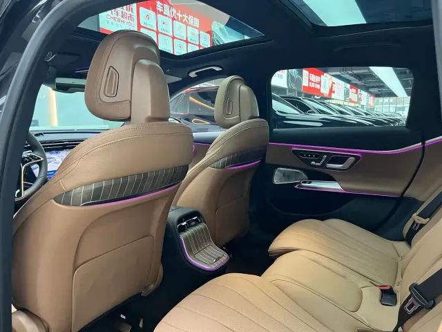 Mercedes-Benz E-Class — Фото автомобиля 11