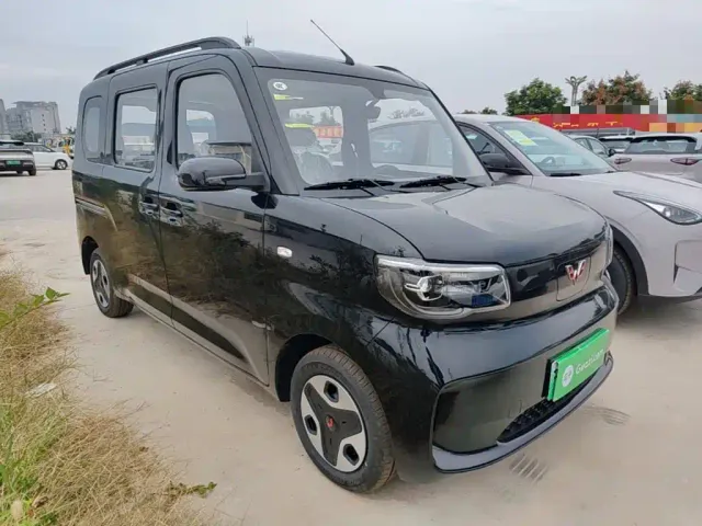 Wuling Zhiguang NEV — Фото автомобиля 3