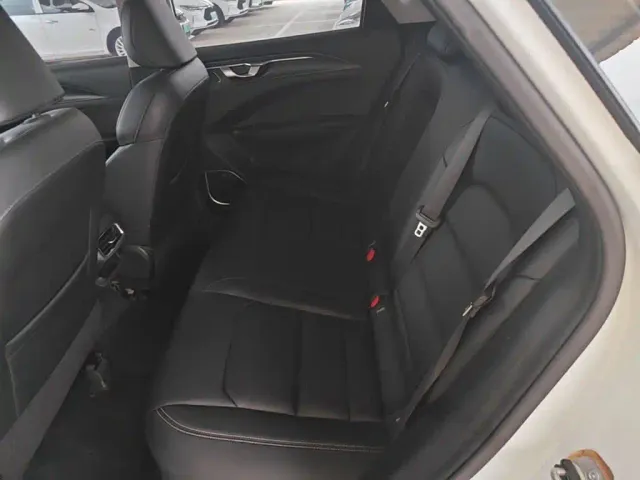 Geely Geometry C — Фото автомобиля 16