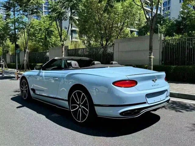 Bentley Continental — Фото автомобиля 6