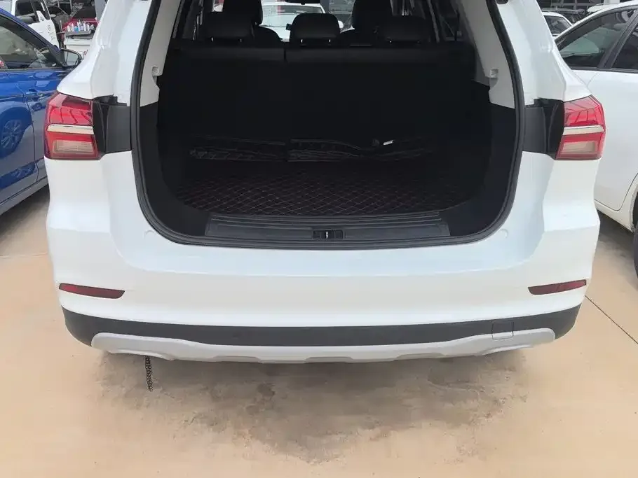 Roewe Roewe RX5 2021 PLUS 330TGI Automatic National Trend Premium Edition — Фото автомобиля 4