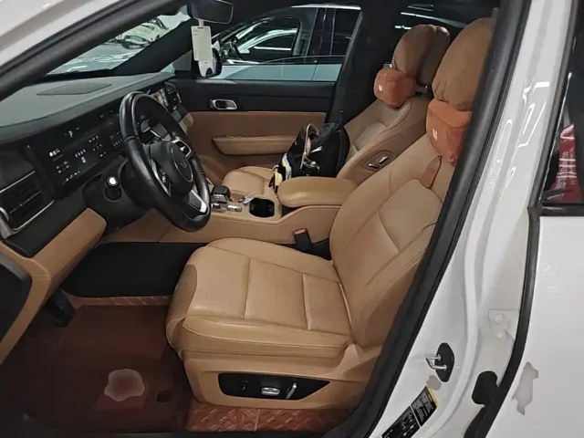 Li Auto ONE — Фото автомобиля 14