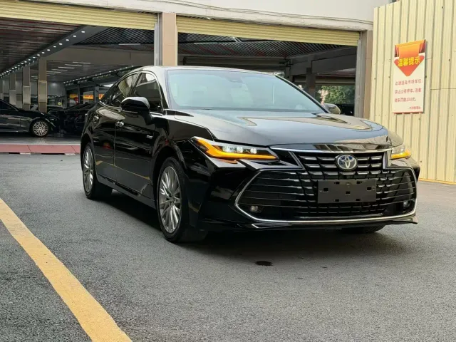 Toyota Avalon — Фото автомобиля 3