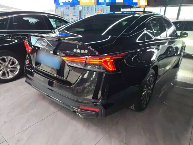 Nissan Teana — Фото автомобиля 4