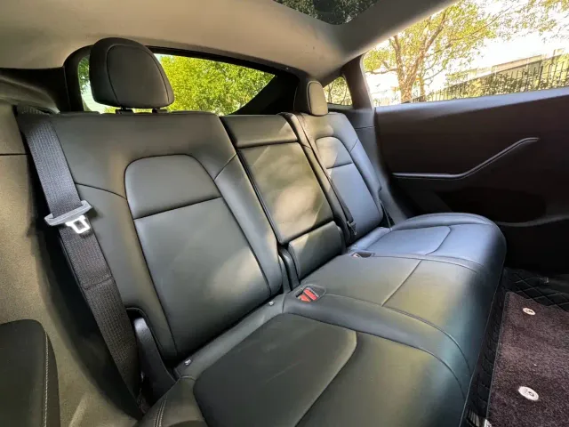 Tesla Model Y 2022 Facelift Rear-Wheel Drive Version — Фото автомобиля 15