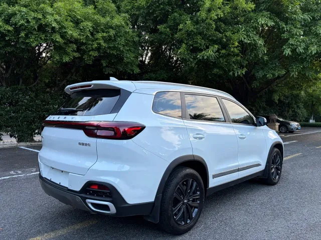 Chery Tiggo 8 — Фото автомобиля 6