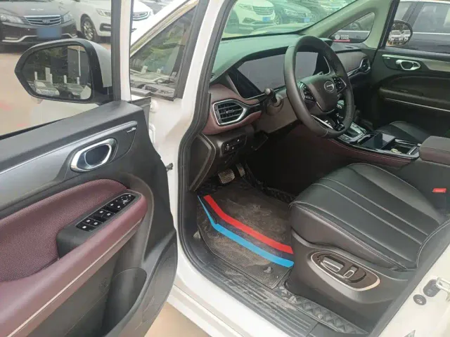 GAC Trumpchi M6 — Фото автомобиля 15