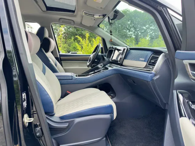 GAC Trumpchi M8 — Фото автомобиля 17